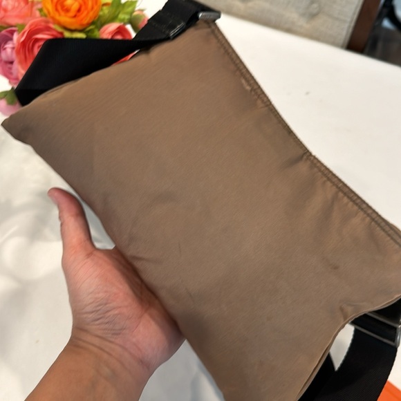 Authentic Prada crossbody bag - Picture 5 of 14